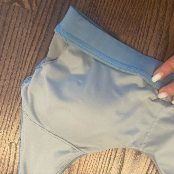 Aumnie blue halter style sports bra small - Picture 5 of 6